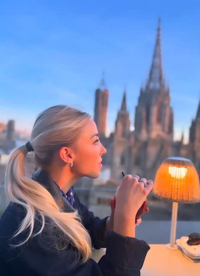 博鱼官方登录入口-哈登前队友的娇妻晒绝美侧颜！她曾被誉为是NBA最美女记者|詹姆斯·哈登|德克尔|休斯敦火箭队|萨姆-德克尔|洛杉矶快船队_新浪体育_新浪新闻