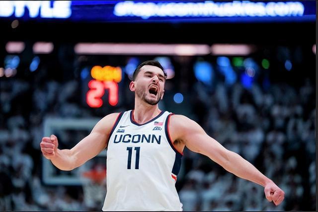 博鱼体育平台-卡拉班：待满大学生涯的康大前锋 位居2026次轮但身价直冲首轮