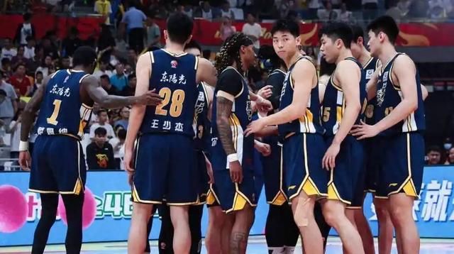 博鱼体育平台-京粤生死战88-73逆转！北京晋级，赵睿拥抱旧友引热议